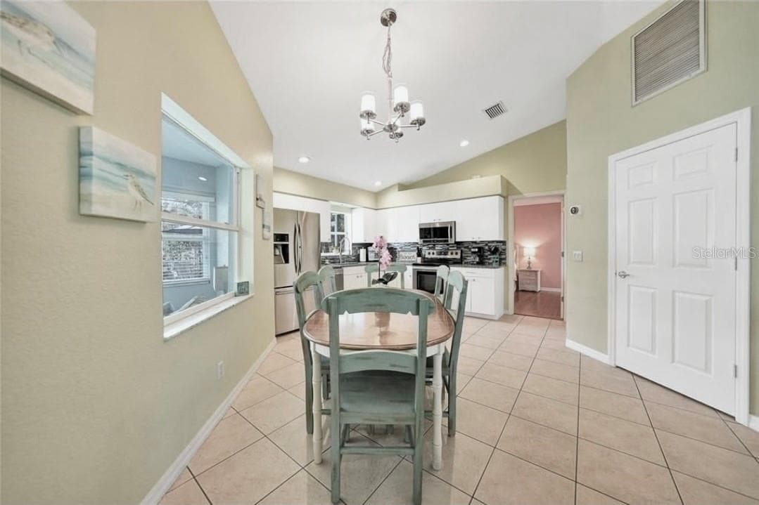 4040 CRANBERRY BOULEVARD — photo 11 of 43