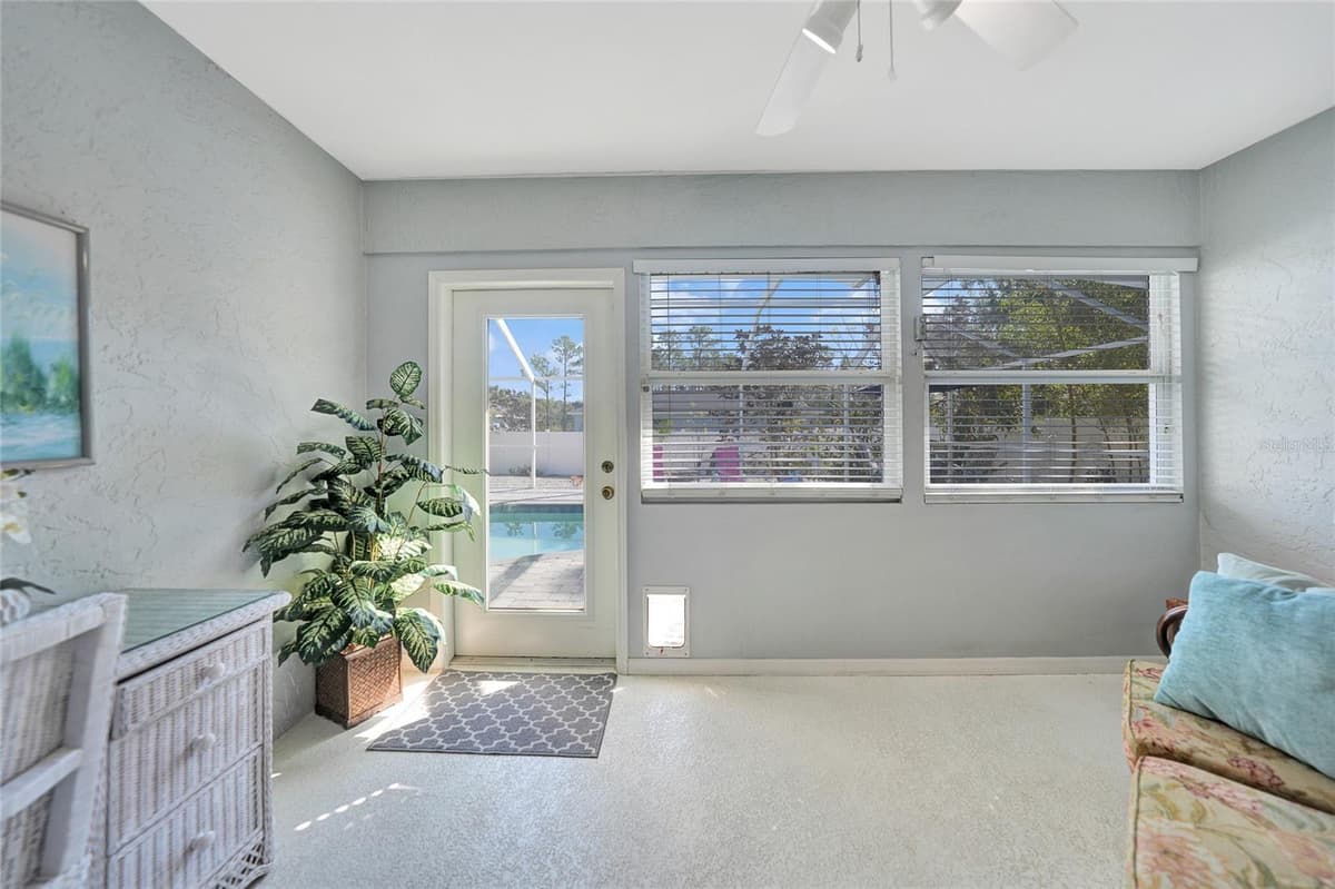 4040 CRANBERRY BOULEVARD — photo 28 of 43