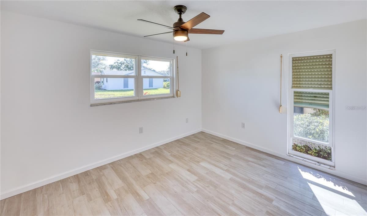 4318 GREAT LAKES DRIVE — photo 17 of 38