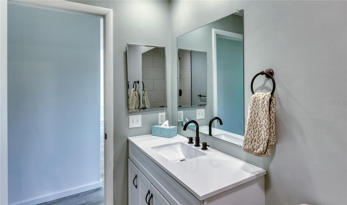 4318 GREAT LAKES DRIVE — photo 15 of 38