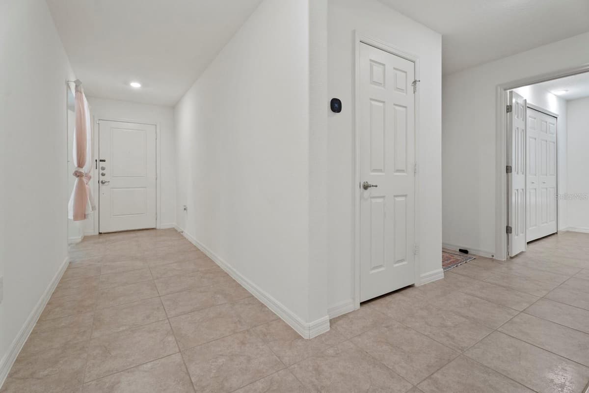4521 CASABLANCA AVENUE — photo 6 of 59