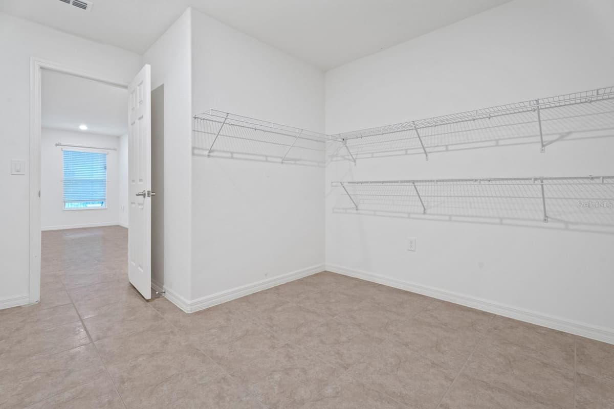 4521 CASABLANCA AVENUE — photo 29 of 59
