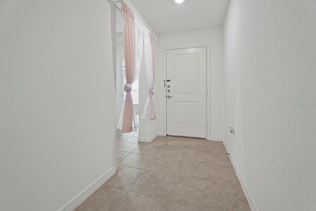 4521 CASABLANCA AVENUE — photo 7 of 59