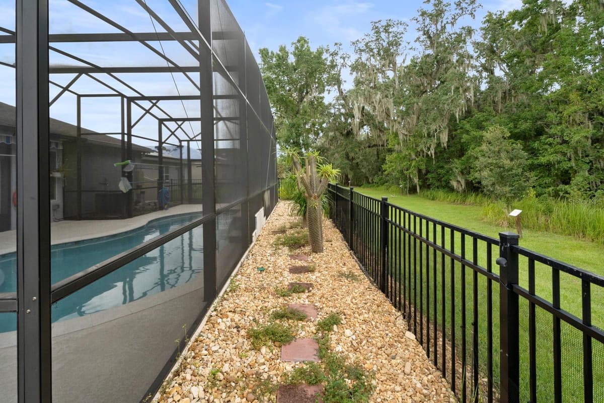 4521 CASABLANCA AVENUE — photo 55 of 59