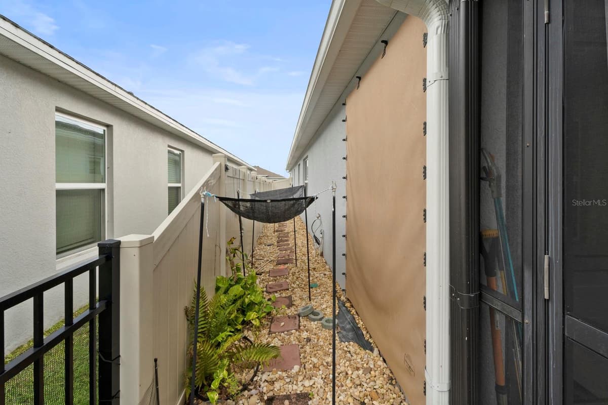 4521 CASABLANCA AVENUE — photo 53 of 59