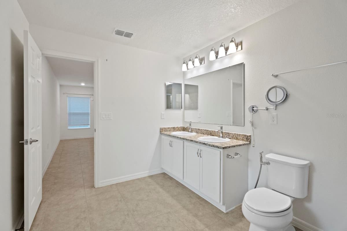 4521 CASABLANCA AVENUE — photo 23 of 59