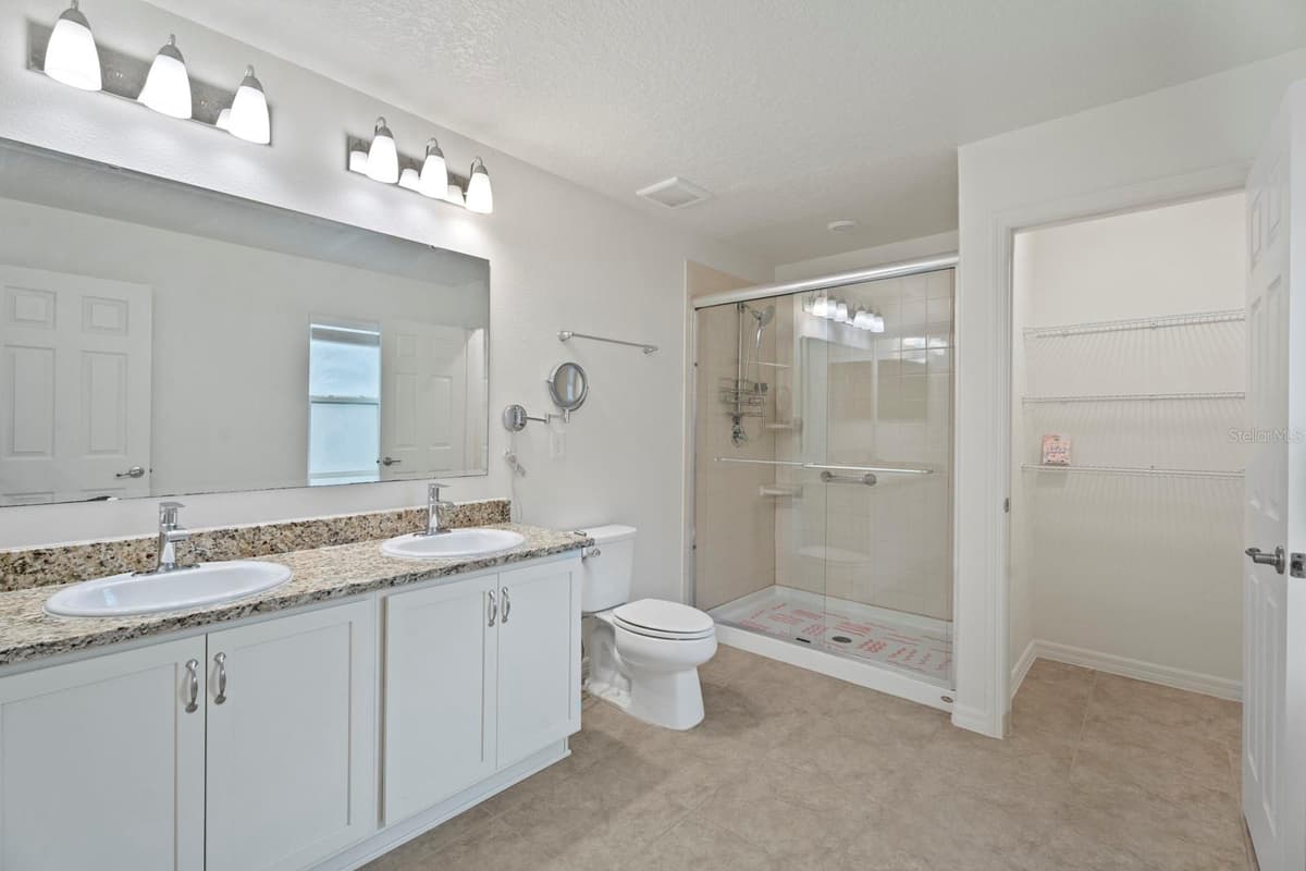 4521 CASABLANCA AVENUE — photo 30 of 59