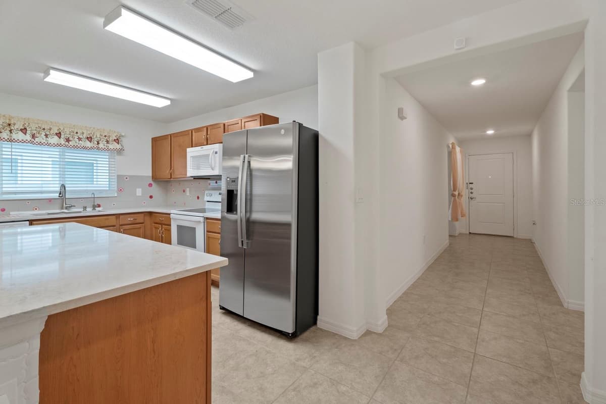4521 CASABLANCA AVENUE — photo 9 of 59