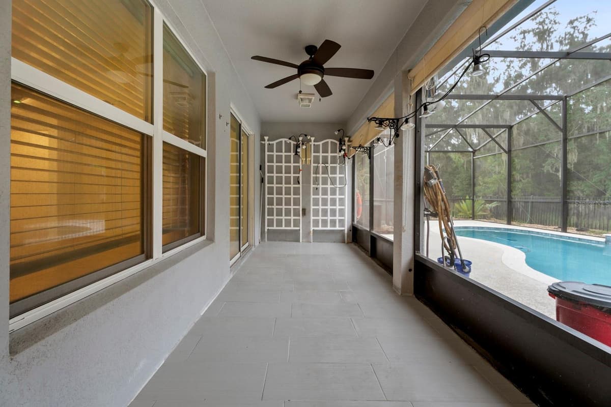 4521 CASABLANCA AVENUE — photo 43 of 59