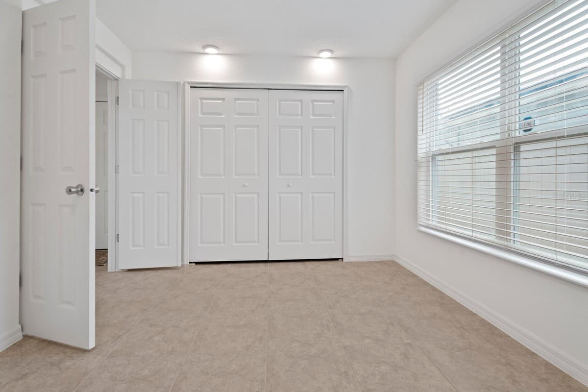 4521 CASABLANCA AVENUE — photo 20 of 59