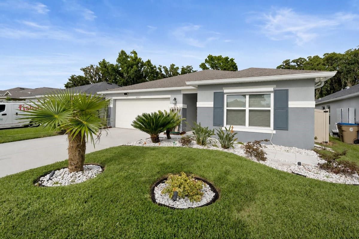 4521 CASABLANCA AVENUE — photo 4 of 59