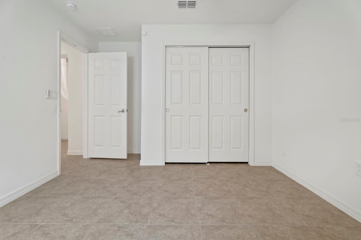 4521 CASABLANCA AVENUE — photo 18 of 59