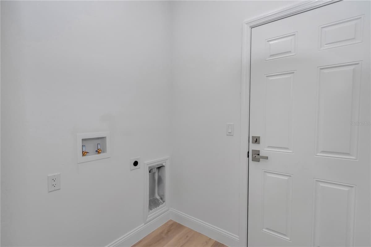 6665 DARLINGTON DRIVE — photo 35 of 43