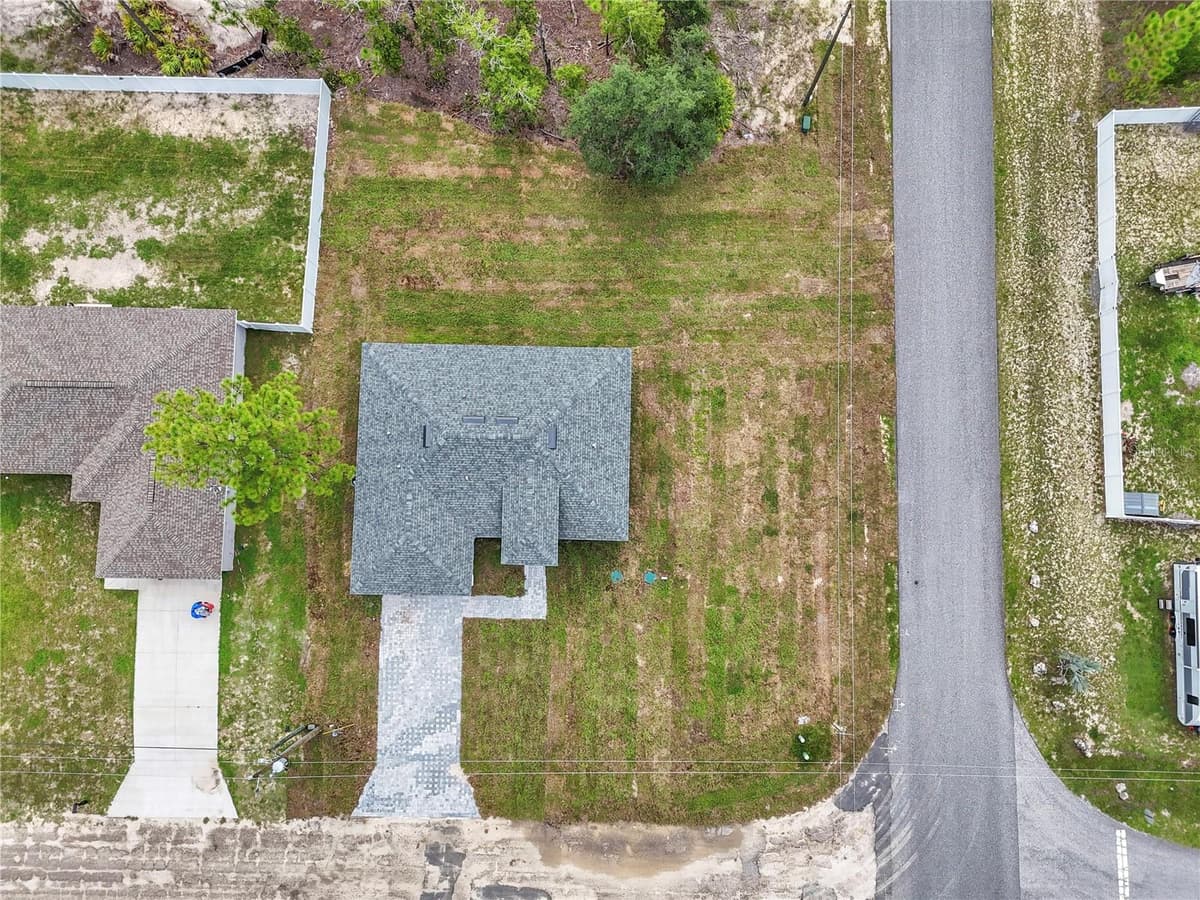 6665 DARLINGTON DRIVE — photo 3 of 43