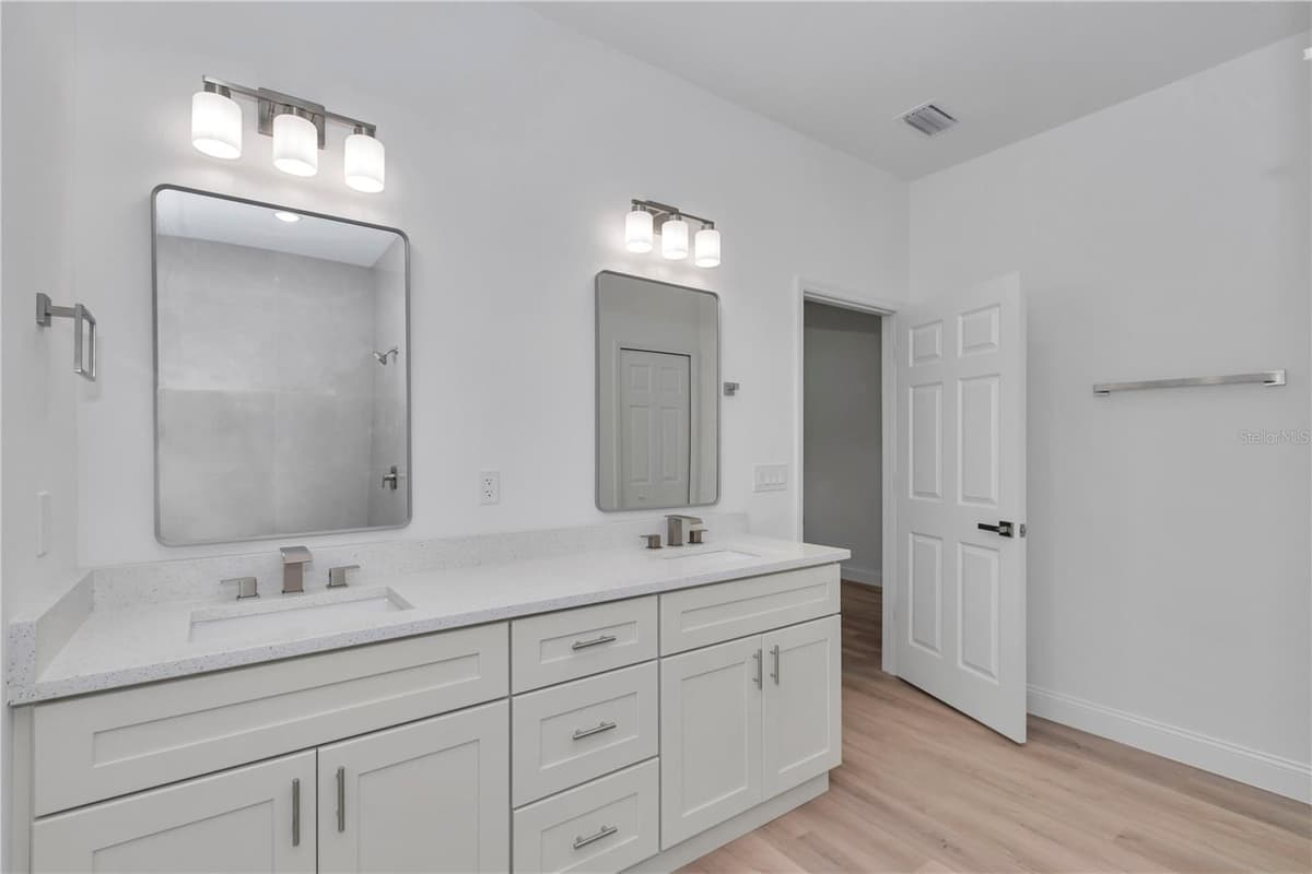 6665 DARLINGTON DRIVE — photo 5 of 43