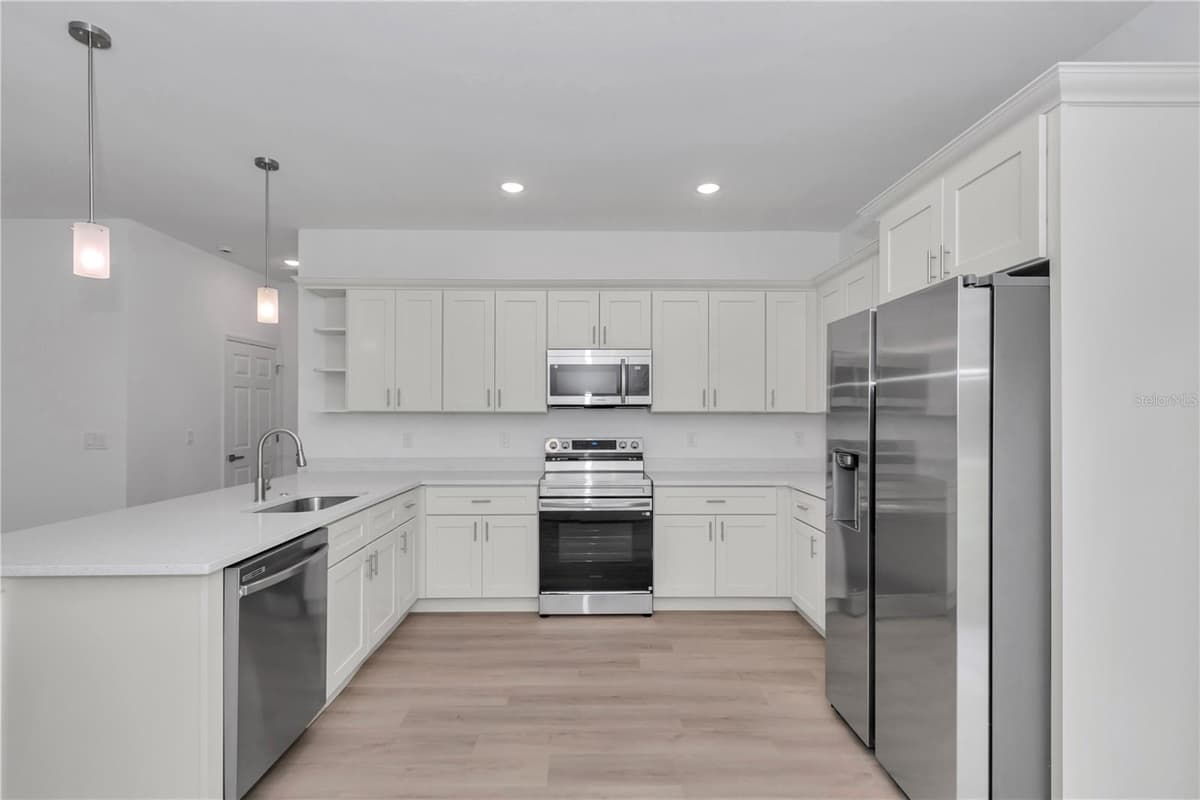 6665 DARLINGTON DRIVE — photo 4 of 43