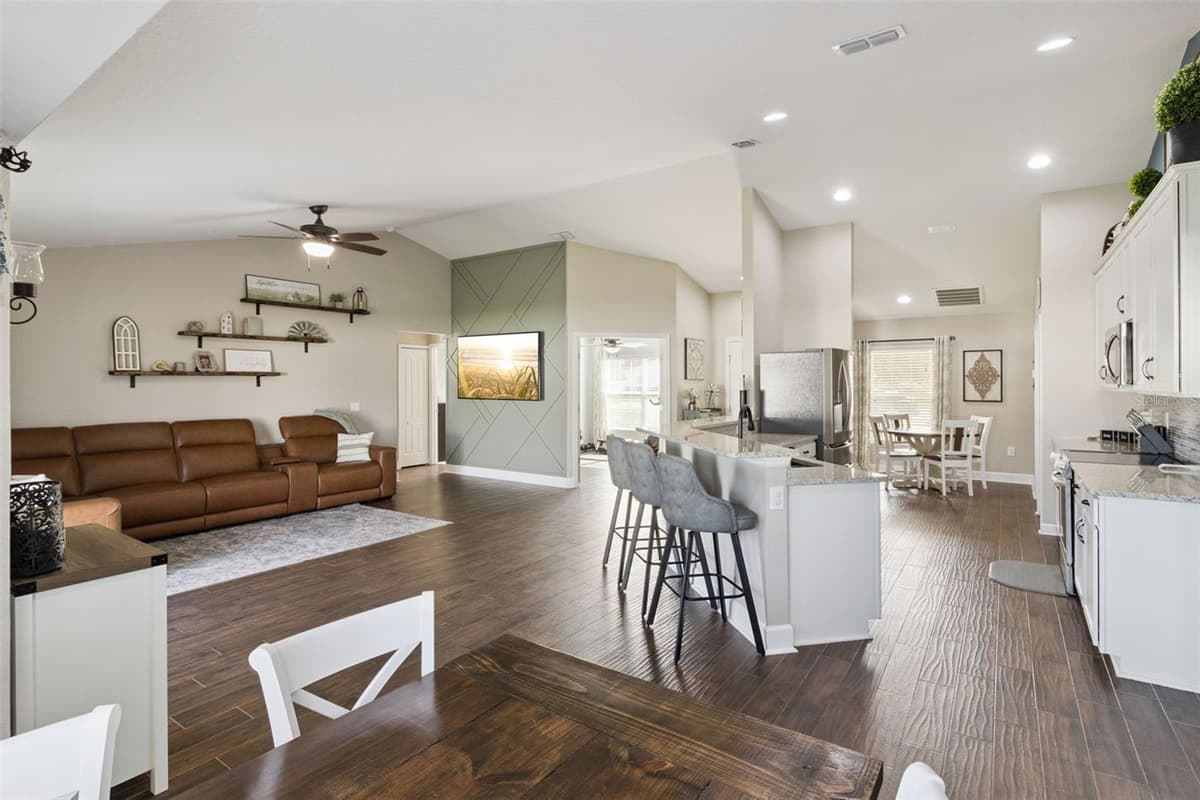 925 LOCHLAND LOOP — photo 12 of 46