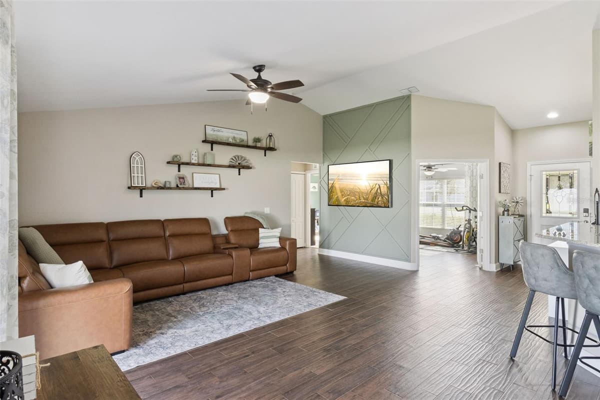 925 LOCHLAND LOOP — photo 6 of 46