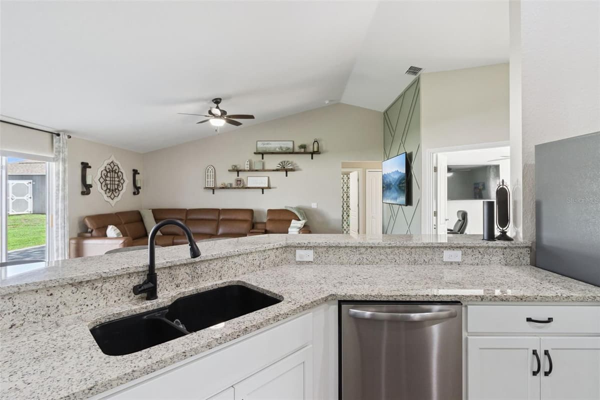 925 LOCHLAND LOOP — photo 17 of 46