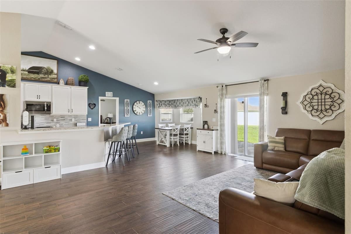 925 LOCHLAND LOOP — photo 4 of 46