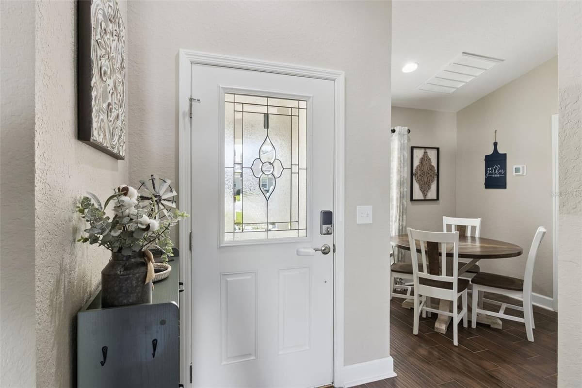925 LOCHLAND LOOP — photo 3 of 46