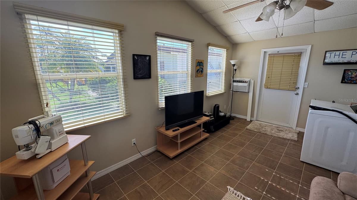 1001 STARKEY ROAD — photo 11 of 24