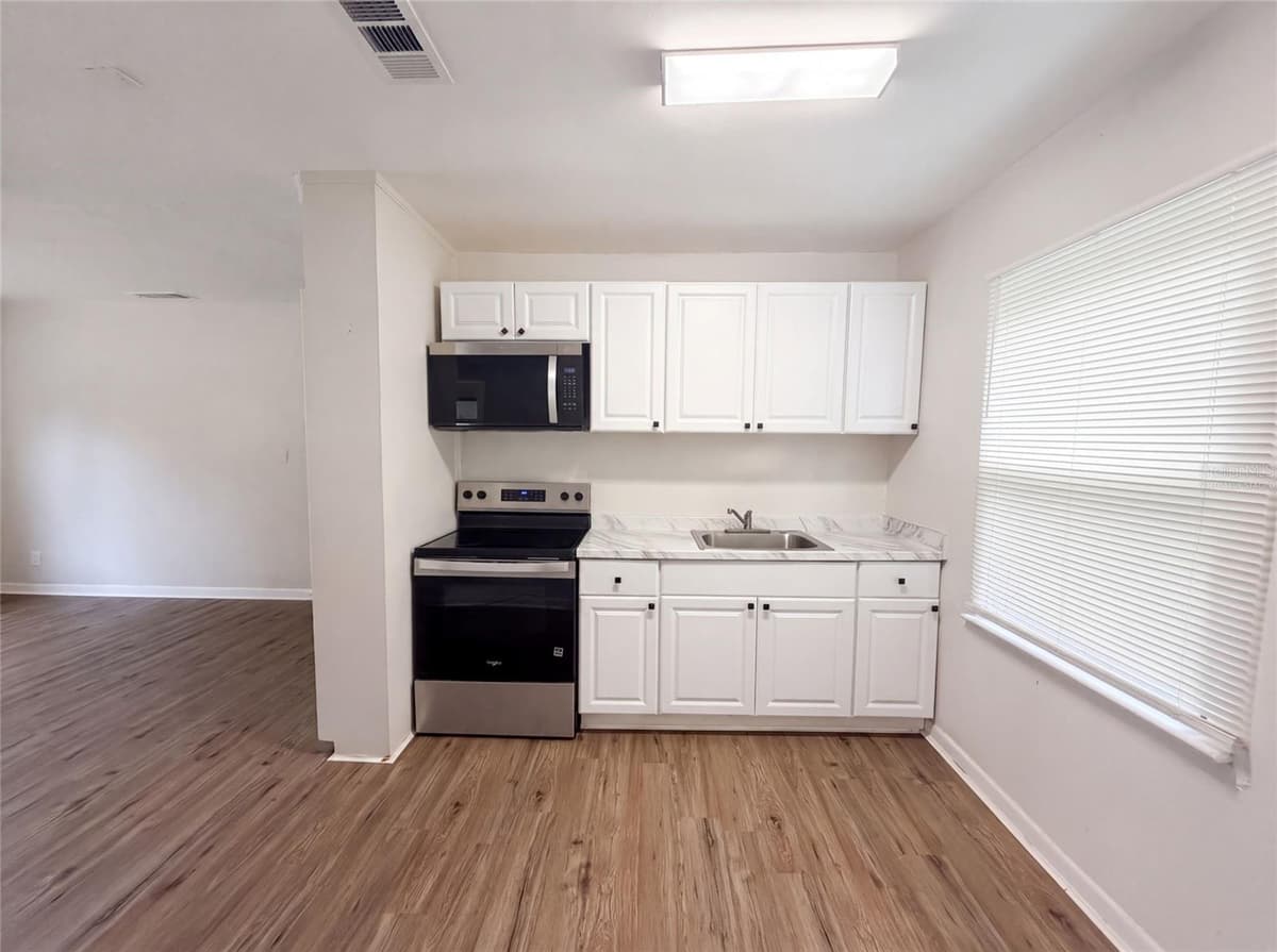 706 FLANDERS AVENUE — photo 2 of 19