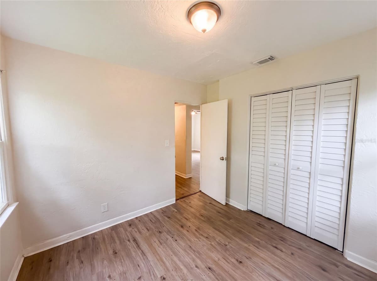 706 FLANDERS AVENUE — photo 8 of 19