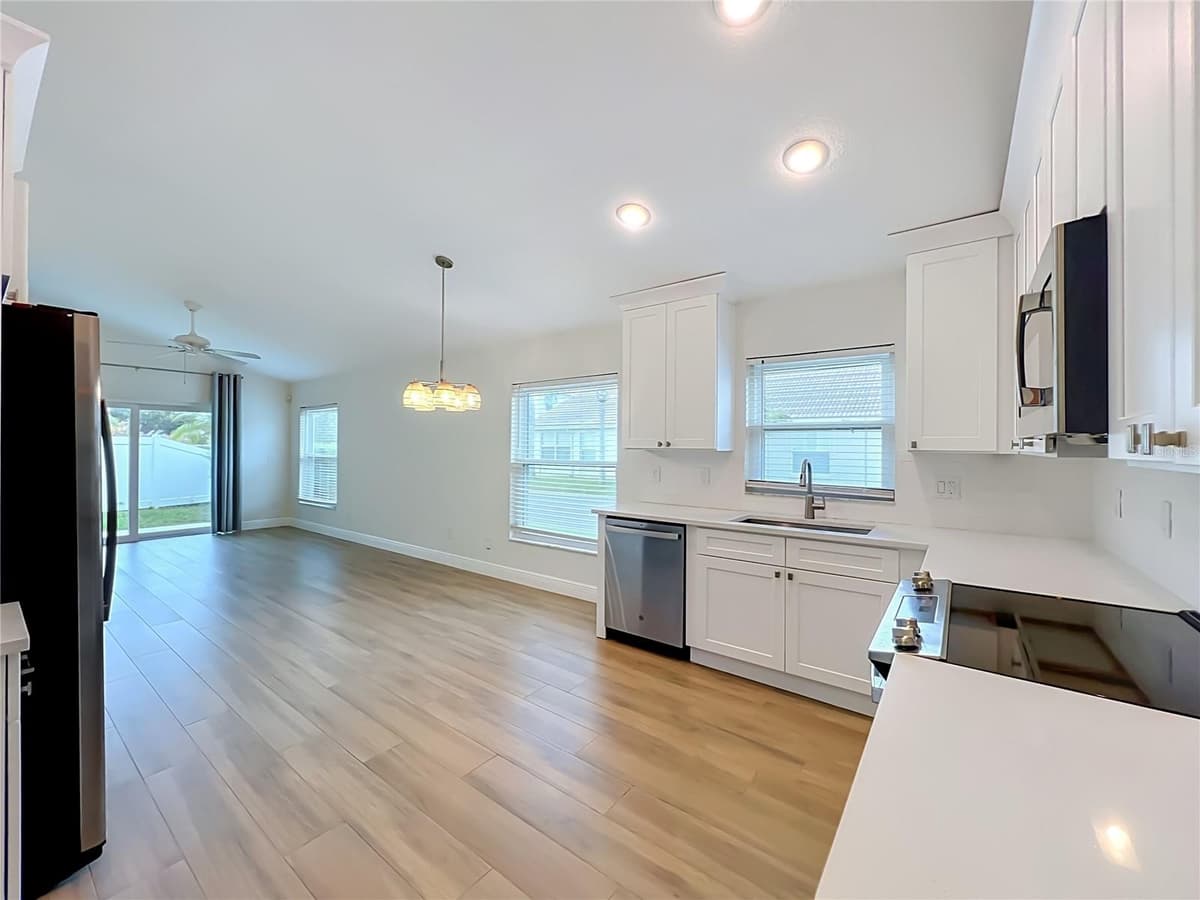 998 WHITE SPRINGS LANE — photo 12 of 57