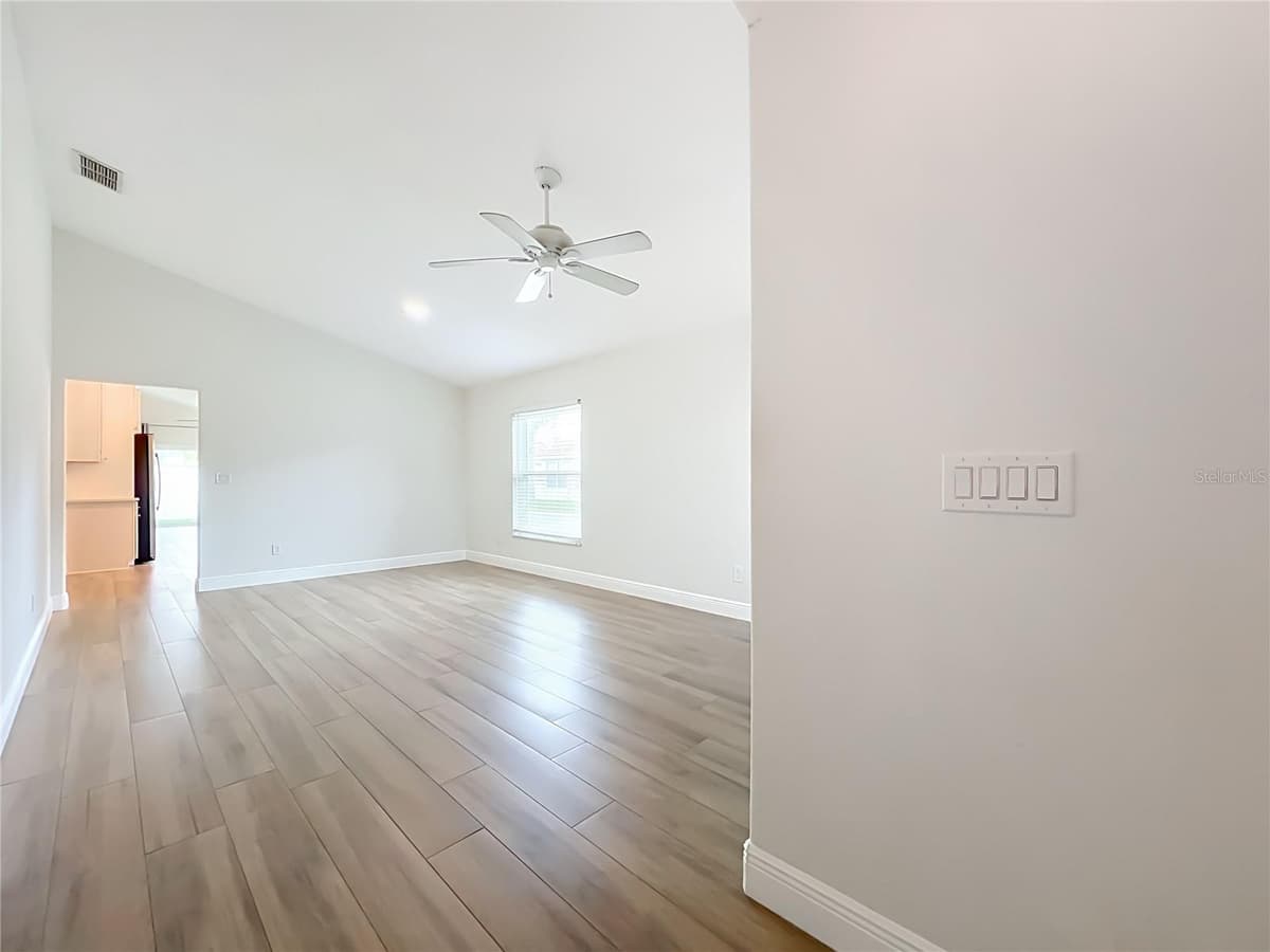 998 WHITE SPRINGS LANE — photo 6 of 57