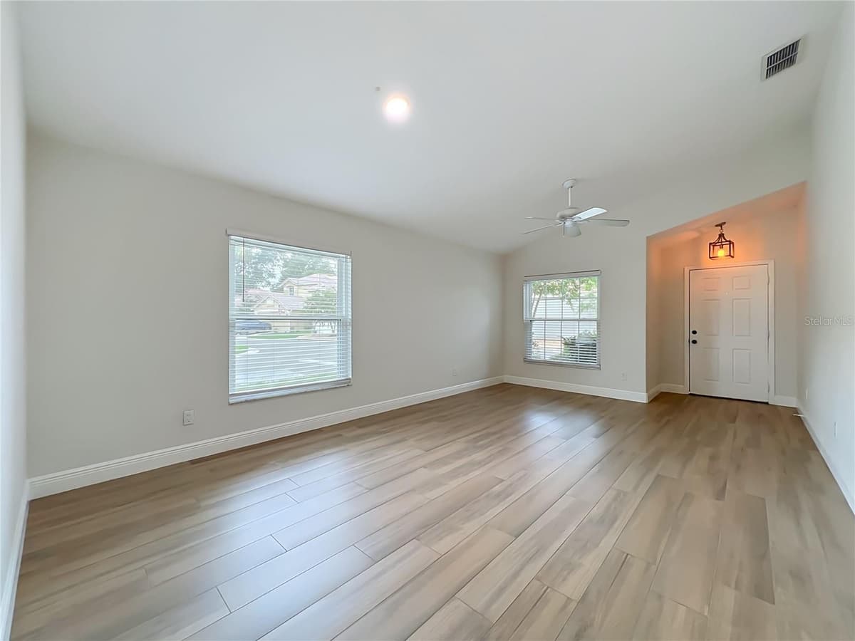 998 WHITE SPRINGS LANE — photo 8 of 57