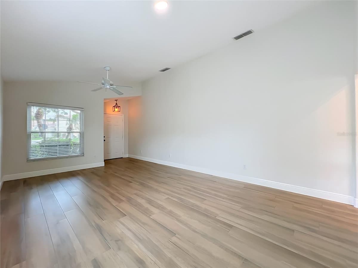 998 WHITE SPRINGS LANE — photo 9 of 57