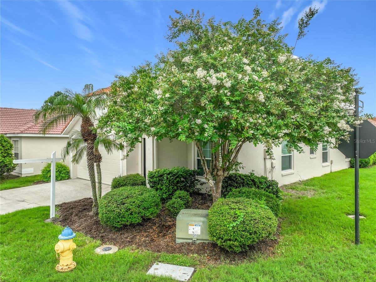 998 WHITE SPRINGS LANE — photo 4 of 57
