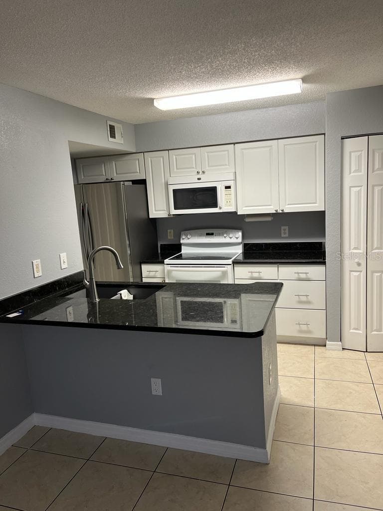 2207 ANTIGUA PLACE — photo 4 of 31