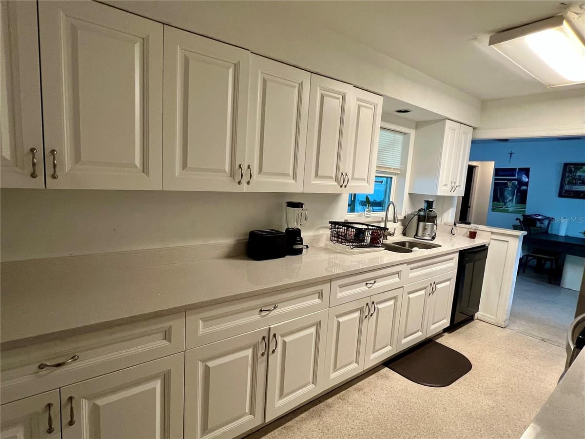 3246 EAGLE STREET — photo 13 of 30