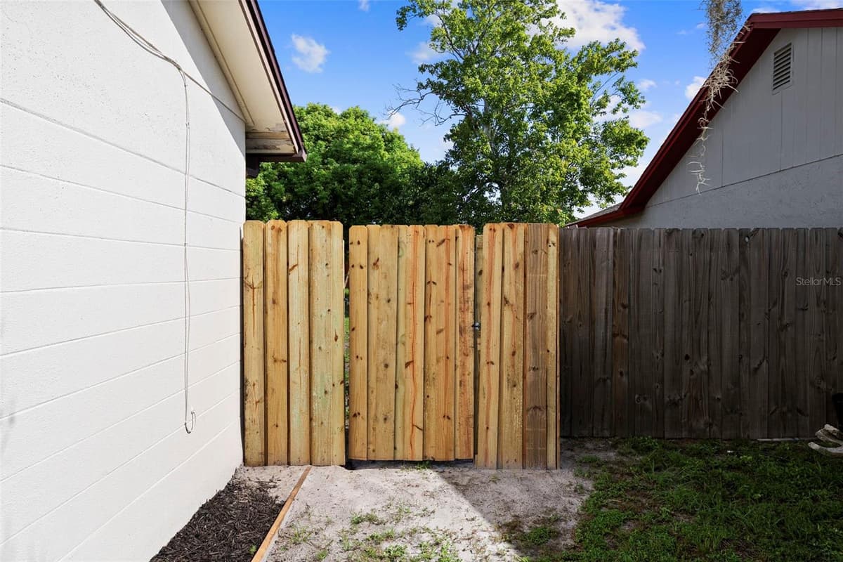 7645 ARLIGHT DRIVE — photo 23 of 24