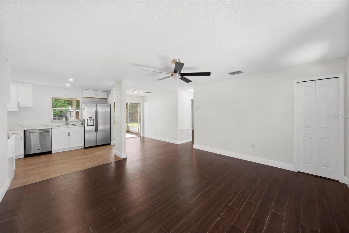 7645 ARLIGHT DRIVE — photo 6 of 24