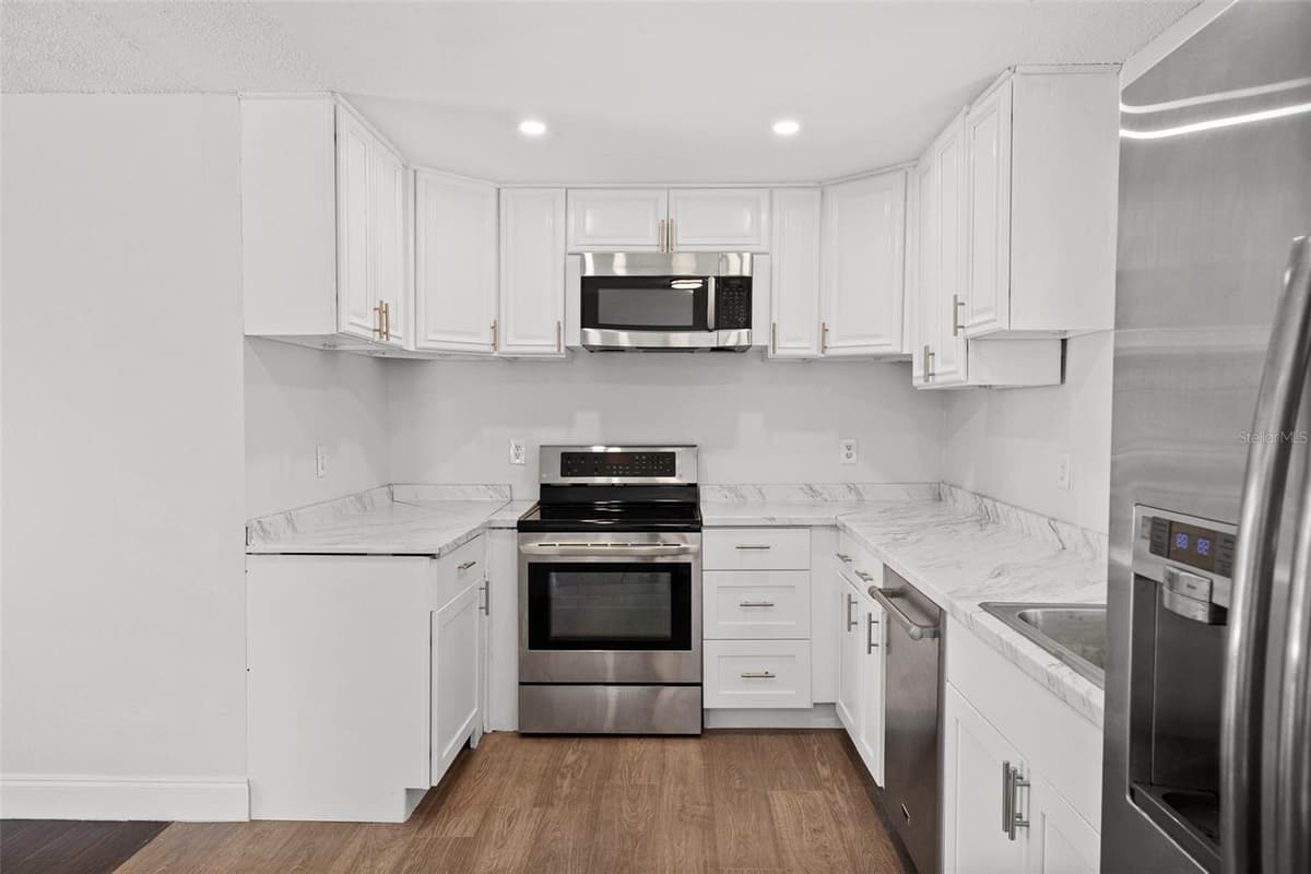 7645 ARLIGHT DRIVE — photo 10 of 24