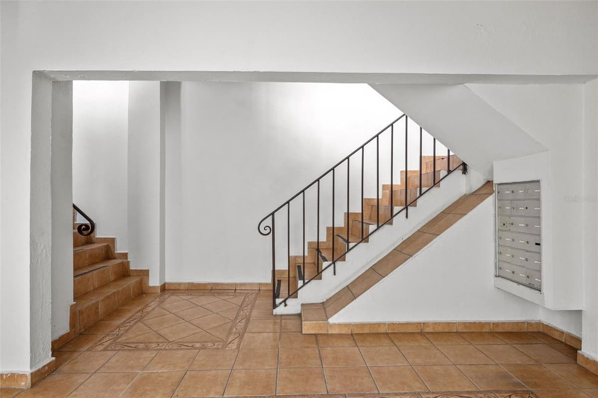 420 CALLE SAN ANTONIO CONDOMINIO SAGRADO CORAZÓN — photo 2 of 17