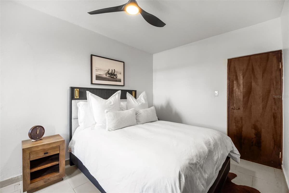420 CALLE SAN ANTONIO CONDOMINIO SAGRADO CORAZÓN — photo 13 of 17