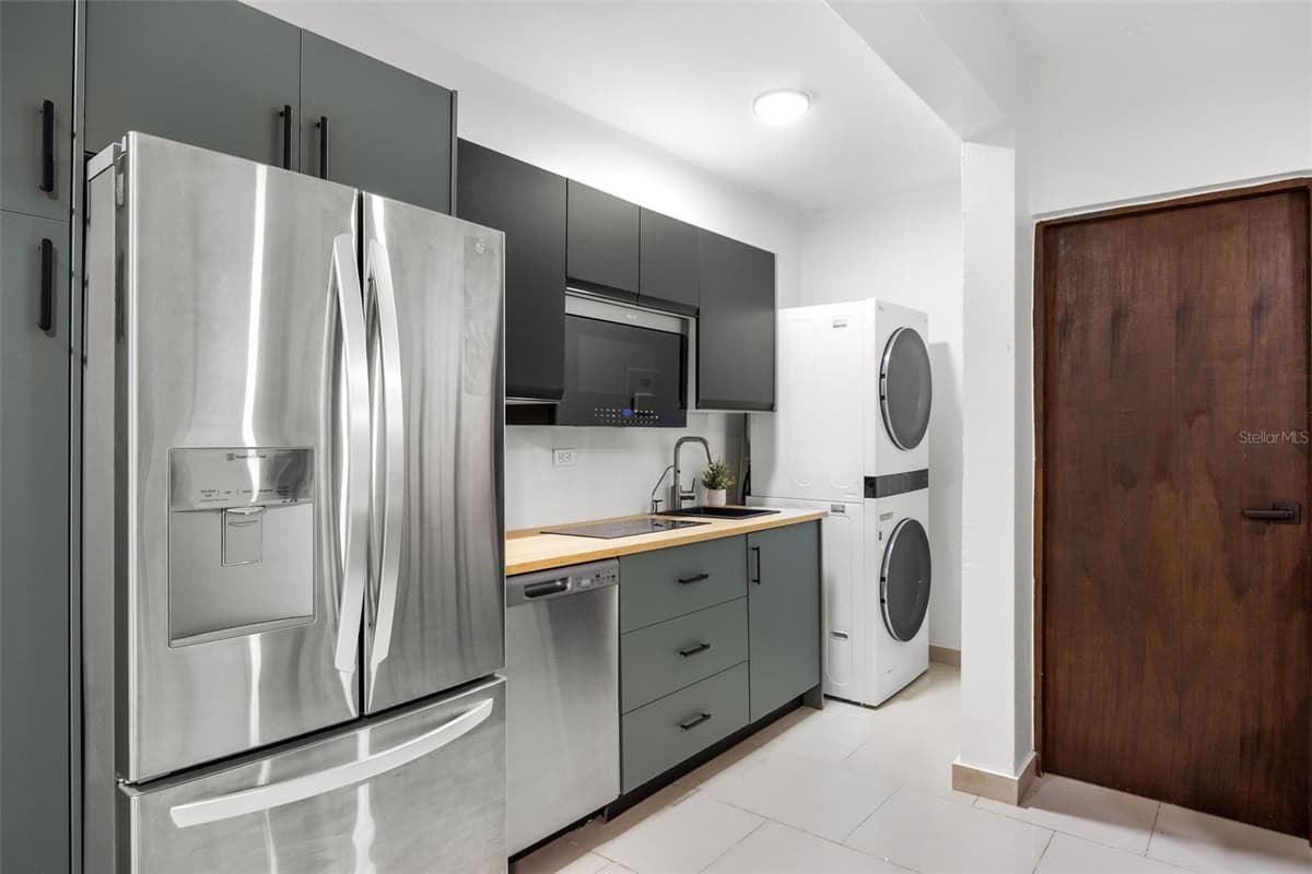 420 CALLE SAN ANTONIO CONDOMINIO SAGRADO CORAZÓN — photo 12 of 17