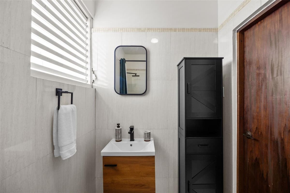 420 CALLE SAN ANTONIO CONDOMINIO SAGRADO CORAZÓN — photo 16 of 17