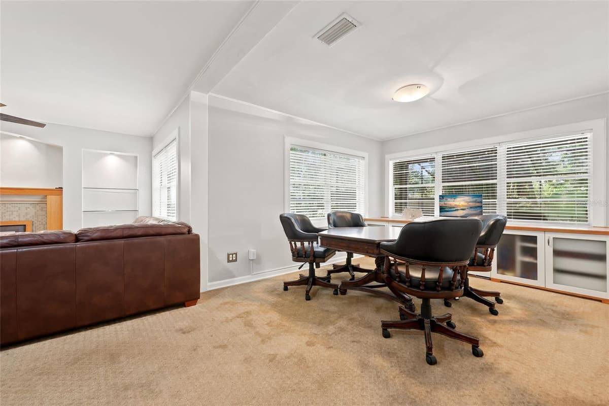 5609 34TH STREET — photo 8 of 40