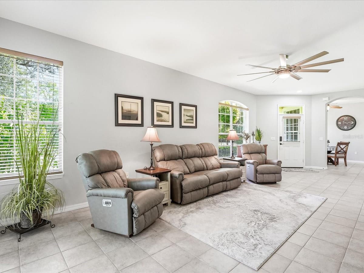 4693 WHISPERING OAKS DRIVE — photo 10 of 39