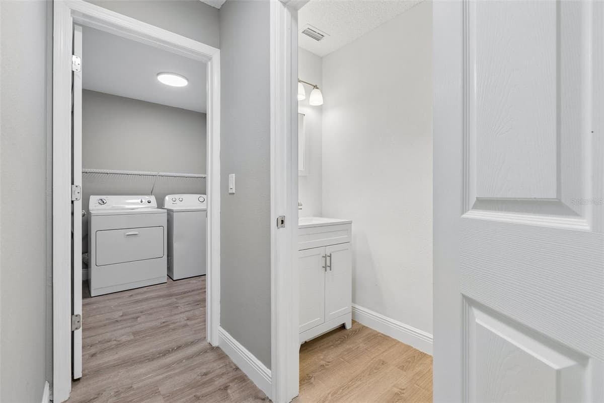 12914 LONGCREST DRIVE — photo 32 of 62
