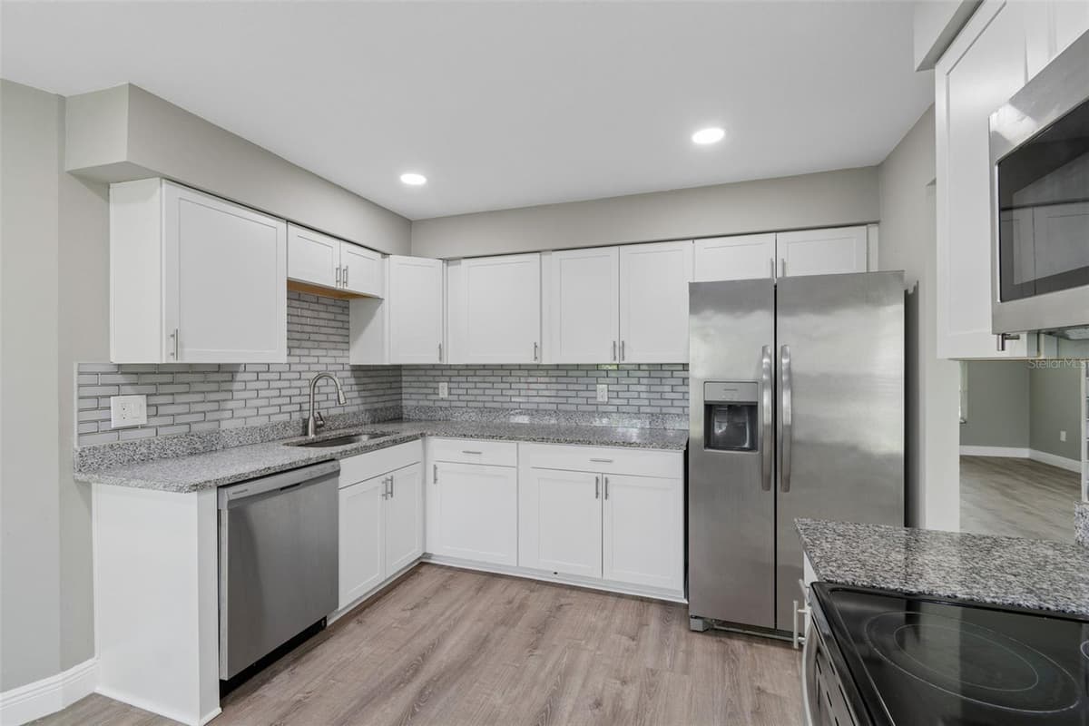 12914 LONGCREST DRIVE — photo 14 of 62