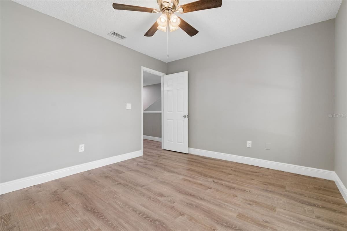 12914 LONGCREST DRIVE — photo 17 of 62