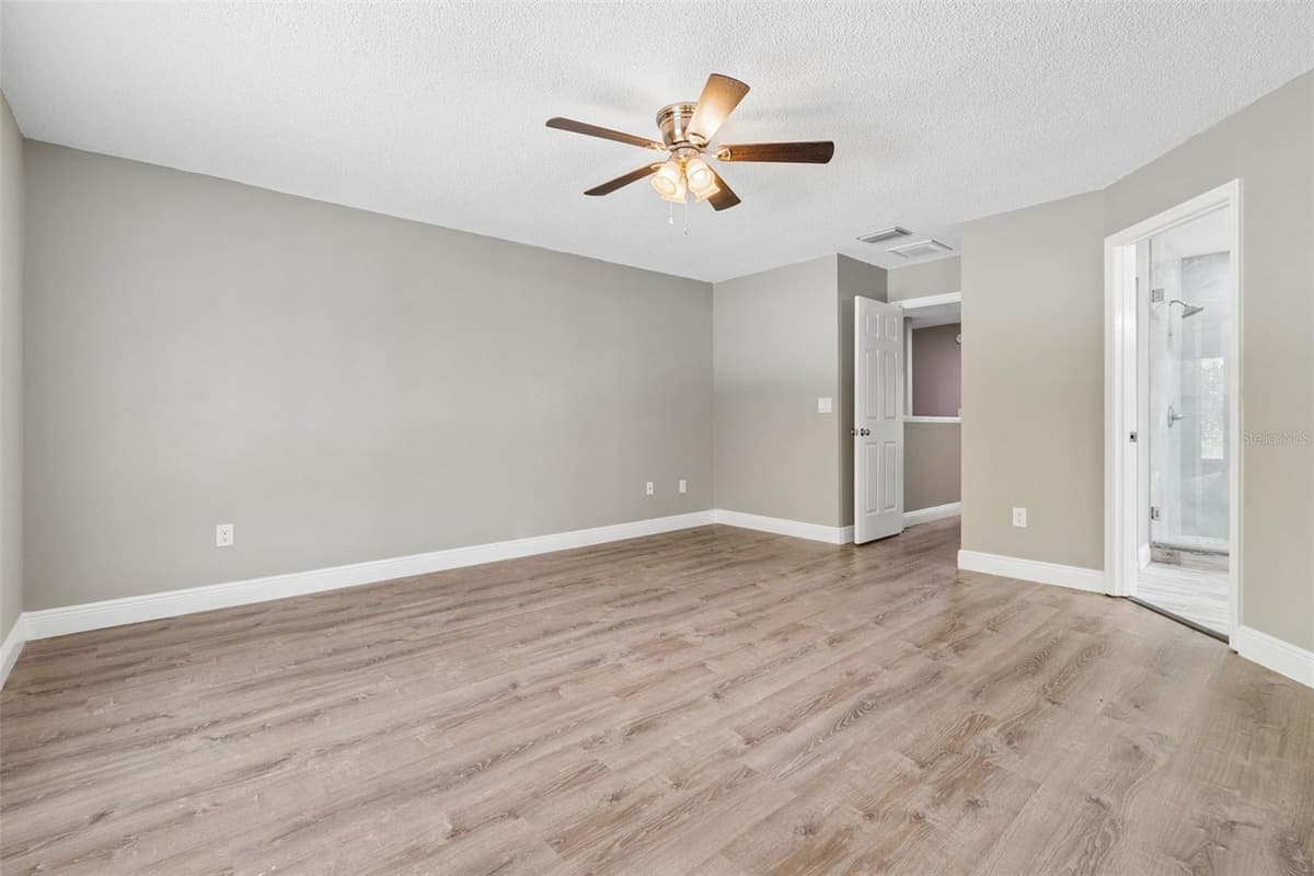12914 LONGCREST DRIVE — photo 18 of 62