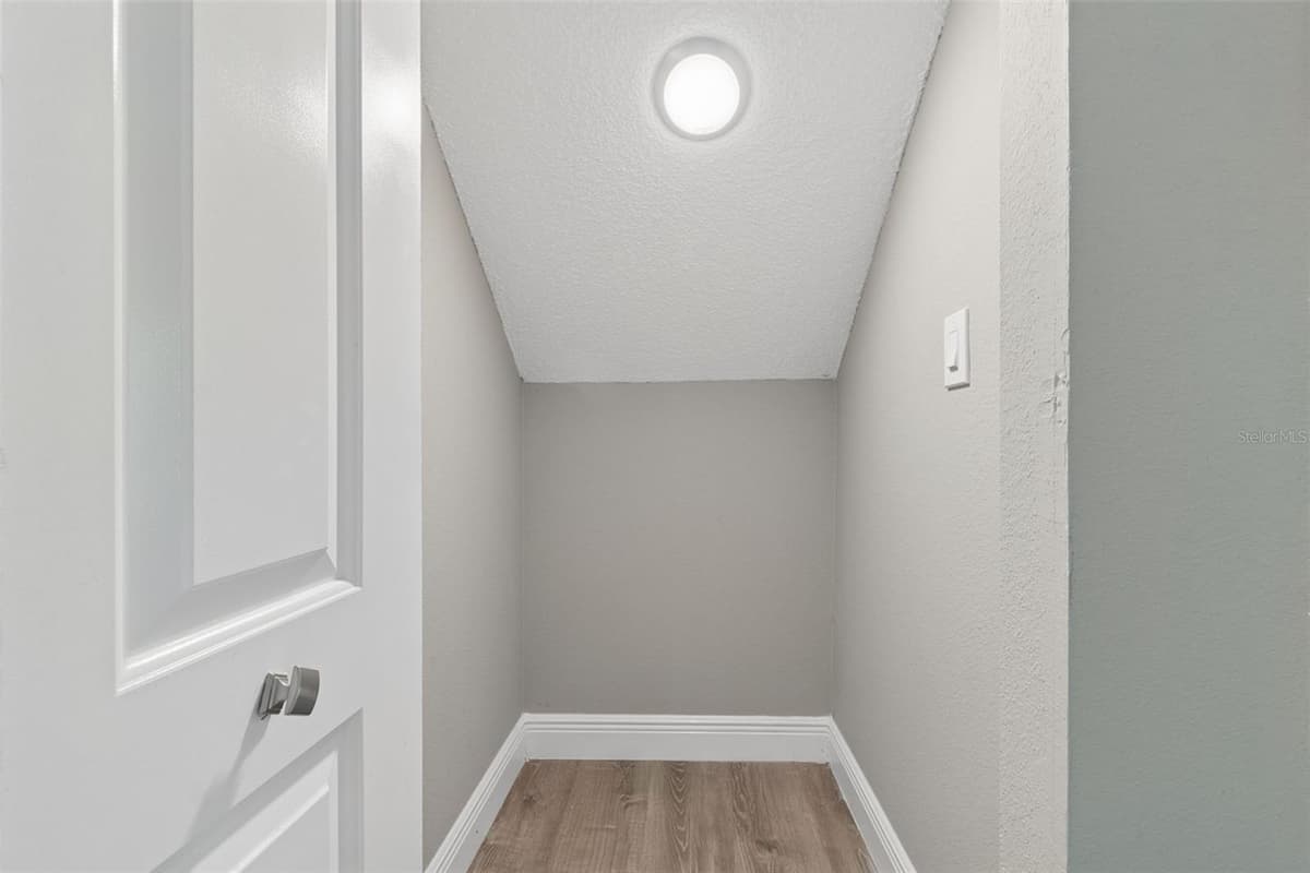 12914 LONGCREST DRIVE — photo 35 of 62