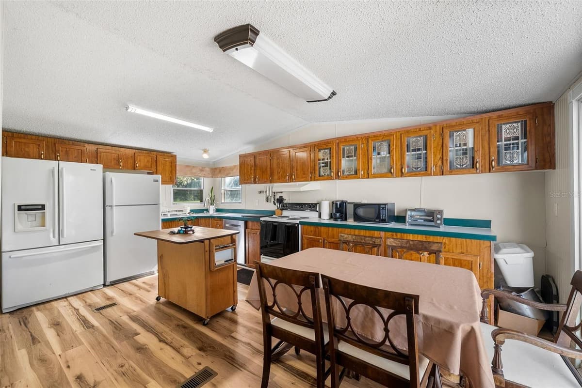 360 & 390 30TH AVENUE — photo 12 of 49